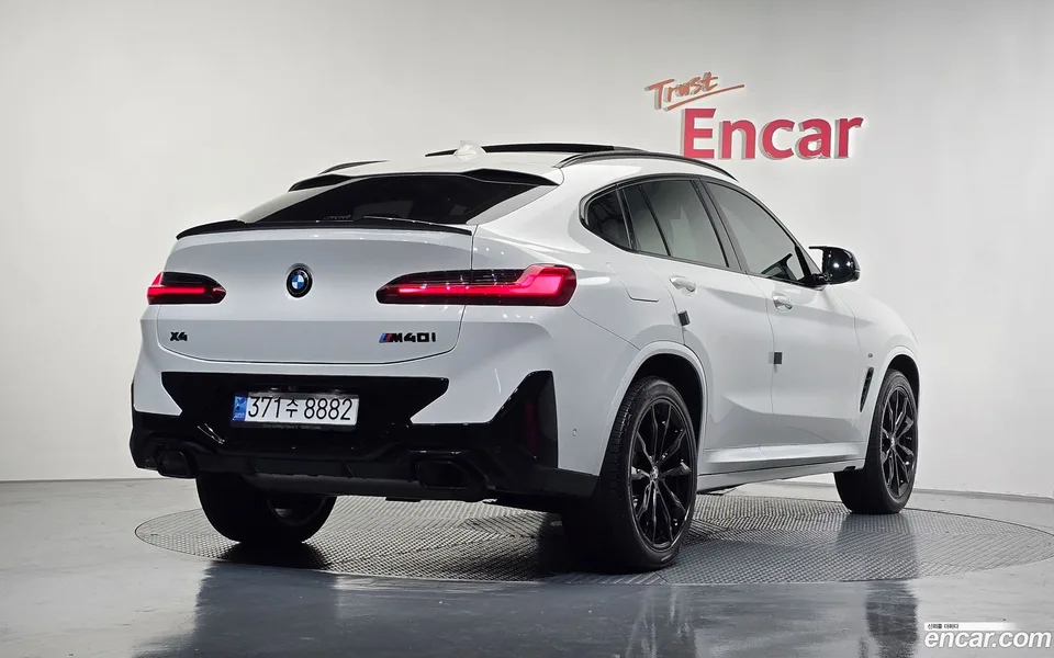 BMW X4 xDrive20i M 2022 — миниатюра 2