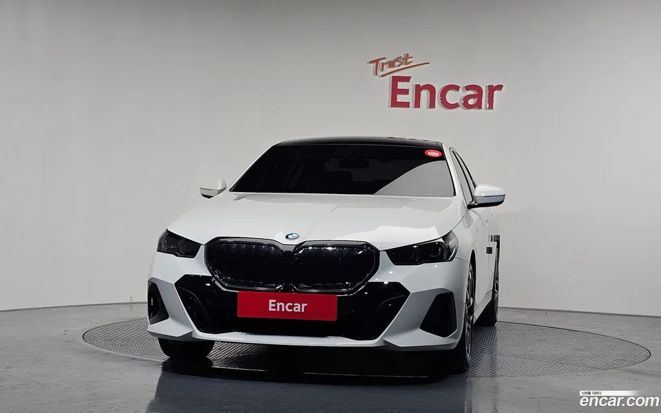 BMW 5 Series 520i M 2024 — миниатюра 3