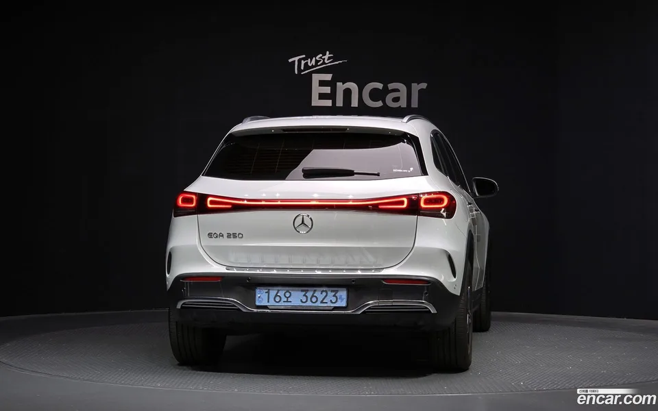 Mercedes-Benz EQA EQA250 AMG 2022 — миниатюра 4