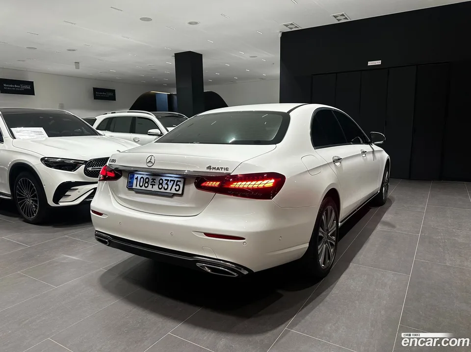 Mercedes-Benz E-Class E350 4MATIC 2023 — миниатюра 2