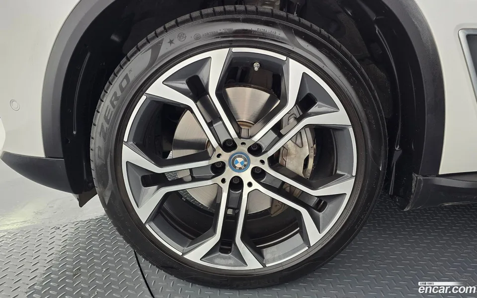 BMW X5 xDrive 45e xLine 2022 — миниатюра 5