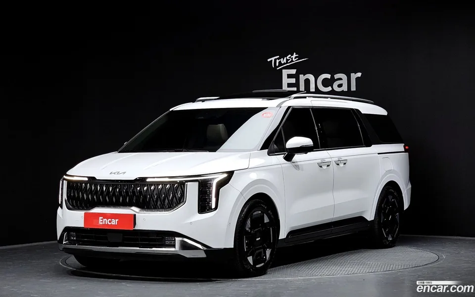 Kia Carnival 7 2024 — фото 1, купить с доставкой в Москву