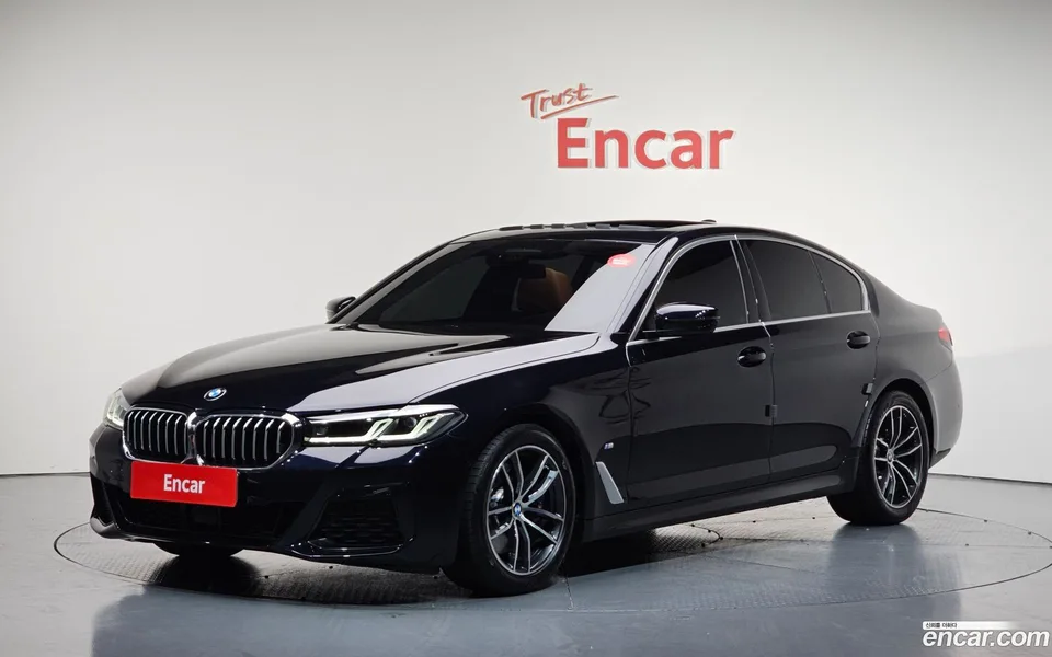 BMW 5 Series 520i M 2022 — фото 1, купить с доставкой в Москву