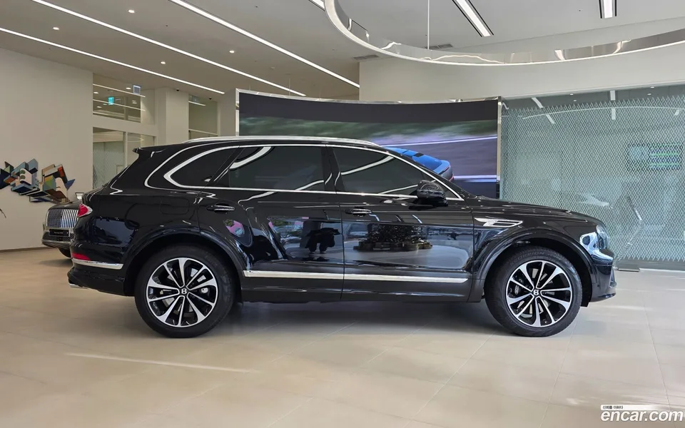 Bentley Bentayga 4.0 V8 2025 — миниатюра 4