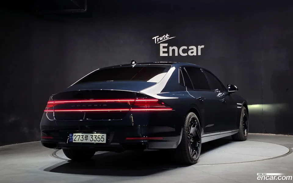 Genesis G90 3.5 e-S/C AWD LWB 2023 — миниатюра 2