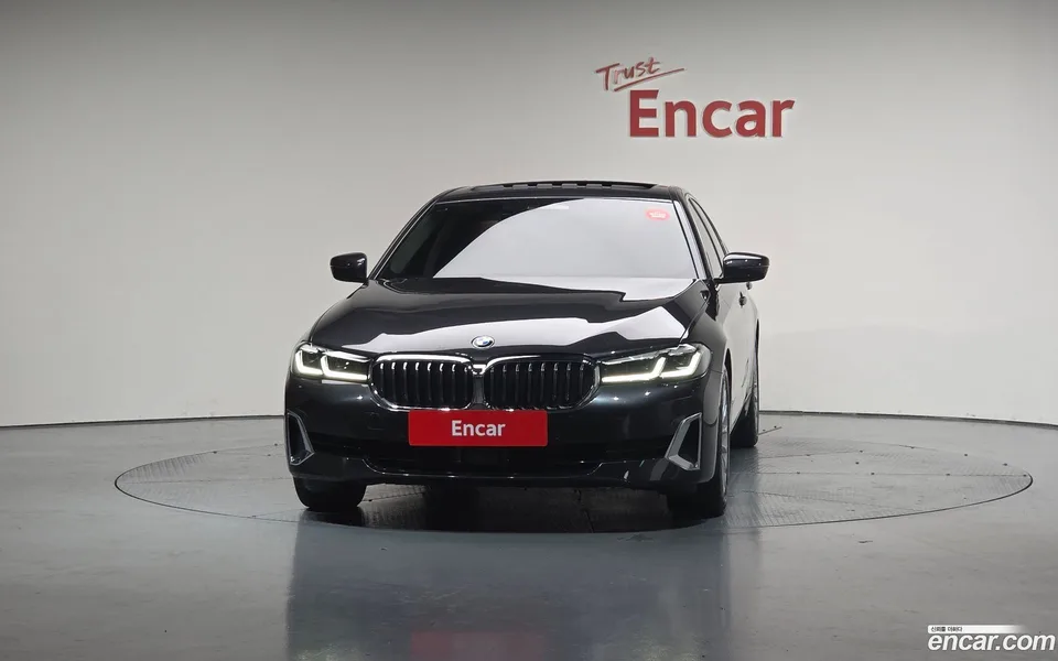 BMW 5 Series 520i 2022 — миниатюра 3