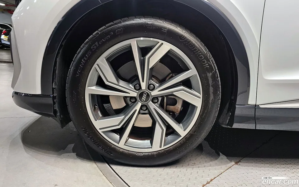 Audi Q4 e-tron 40 2022 — миниатюра 5