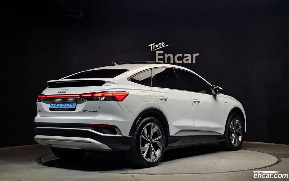 Audi Q4 e-tron 40 2022 — миниатюра 2