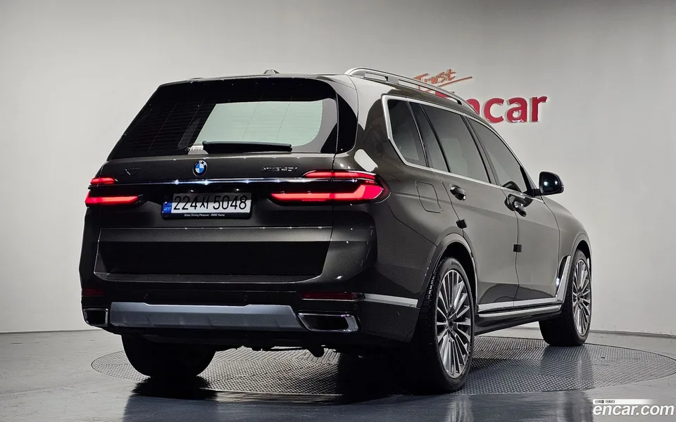 BMW X7 xDrive 40i 6 2023 — миниатюра 2