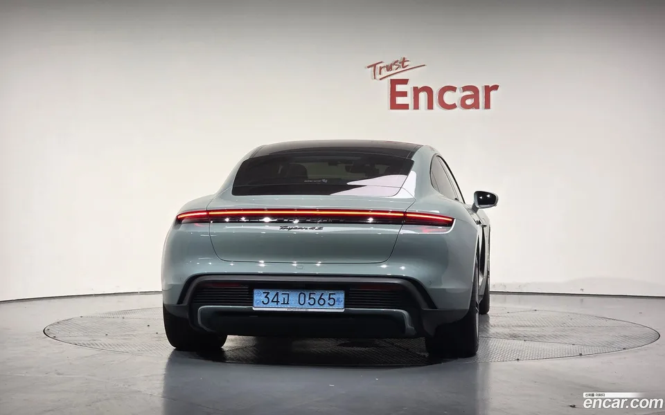Porsche Taycan 4S 2025 — миниатюра 4