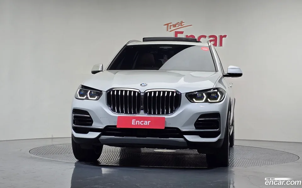 BMW X5 xDrive 40i xLine 2023 — миниатюра 3