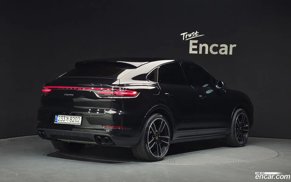 Porsche Cayenne 3.0 2023 — миниатюра 2