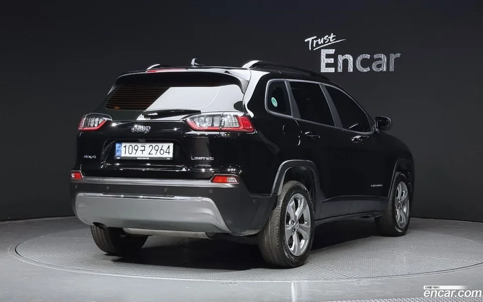Jeep Cherokee 2.4 AWD 2022 — миниатюра 2