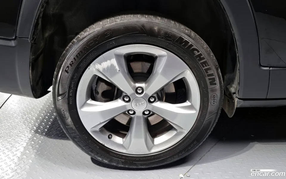 Jeep Cherokee 2.4 AWD 2022 — миниатюра 5