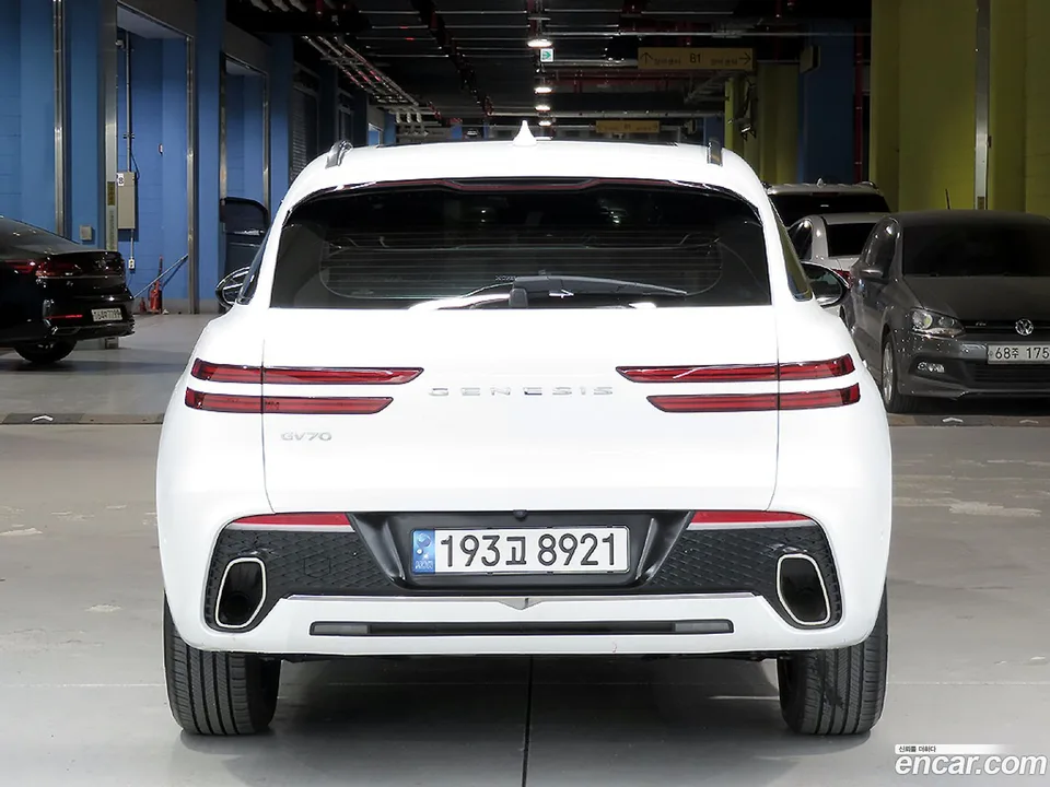 Genesis GV70 2.5T 2WD 2023 — миниатюра 3