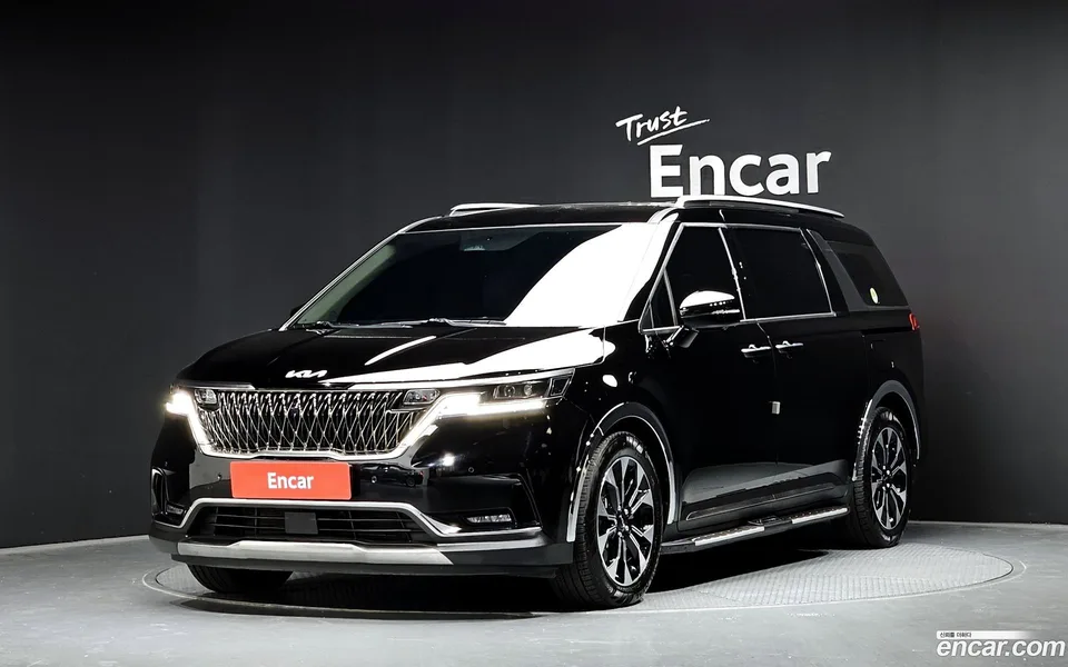 Kia Carnival 7 2022 — фото 1, купить с доставкой в Москву