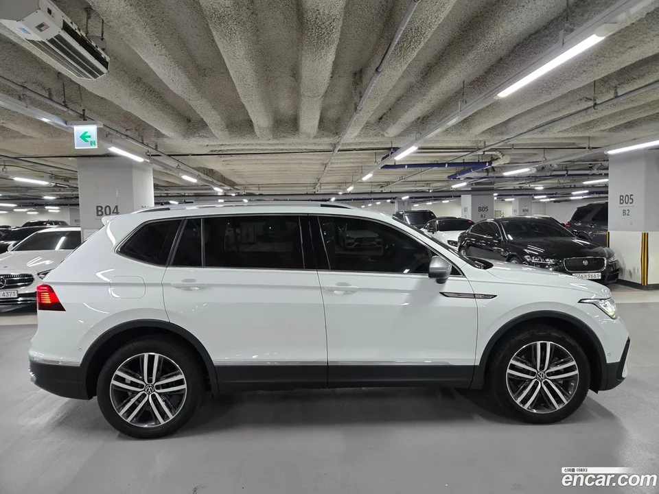 Volkswagen Tiguan Allspace 2.0 TSI 2022 — миниатюра 5