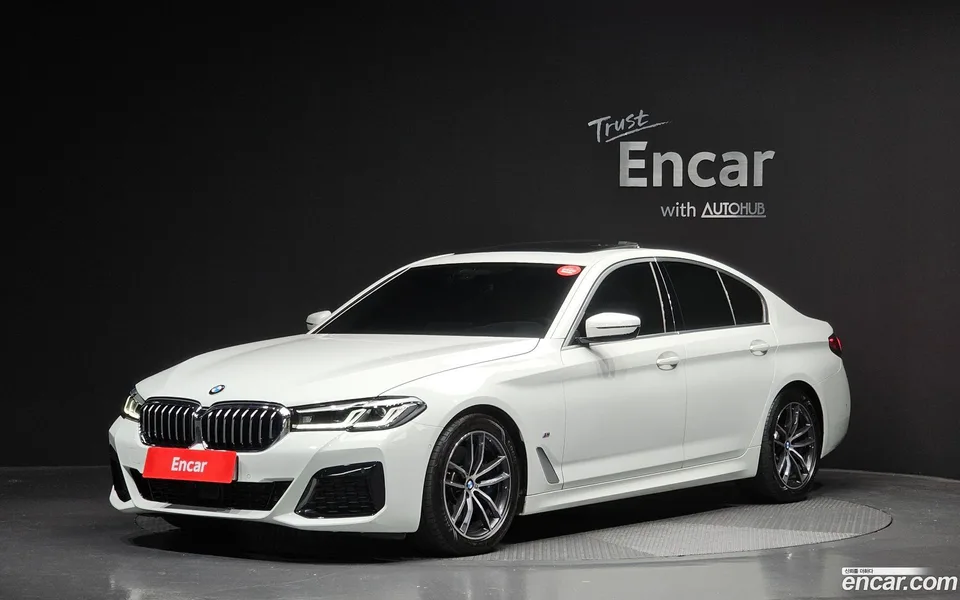 BMW 5 Series 520i M 2023 — фото 1, купить с доставкой в Москву