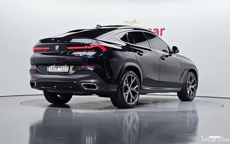 BMW X6 xDrive40i M 2022 — миниатюра 2