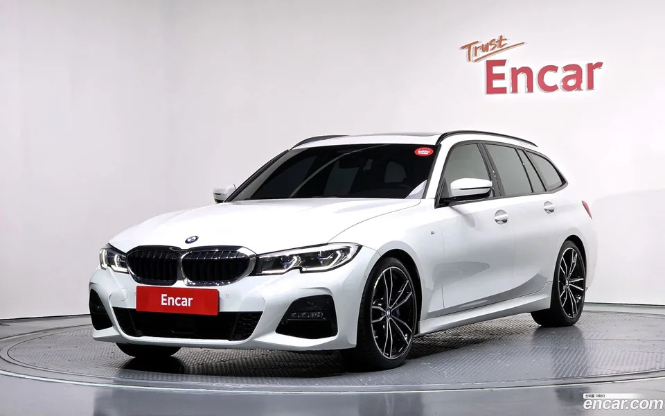 BMW 3 Series 320i M 2022 — фото 1, купить с доставкой в Москву