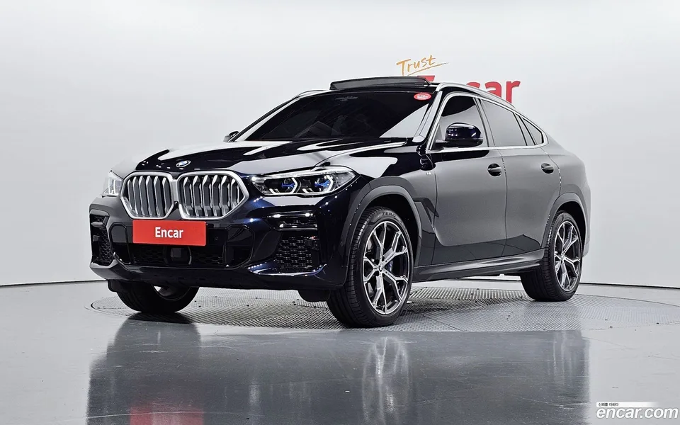 BMW X6 xDrive40i M 2022 — фото 1, купить с доставкой в Москву