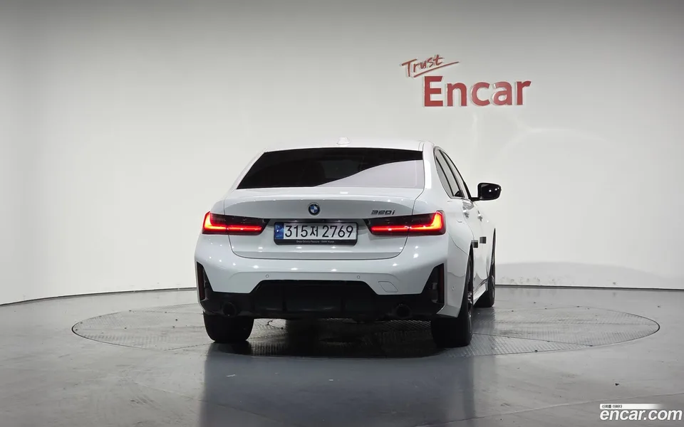 BMW 3 Series 320i M 2023 — миниатюра 4