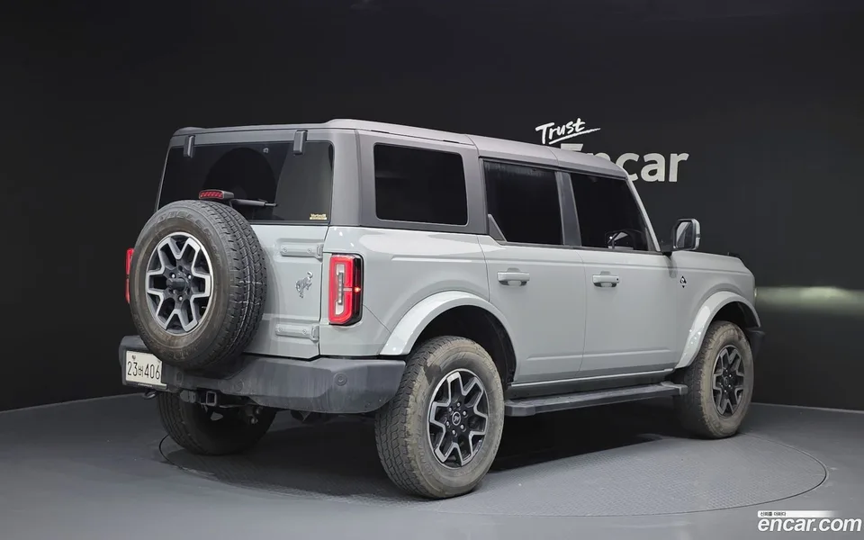 Ford Bronco 2.7 2023 — миниатюра 2