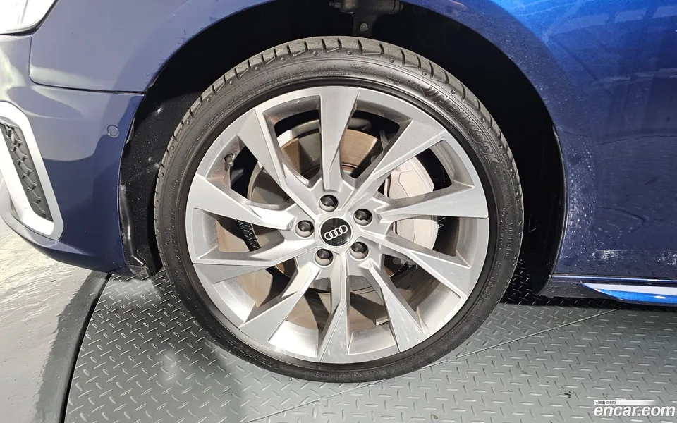 Audi A4 45 TFSI 2023 — миниатюра 5