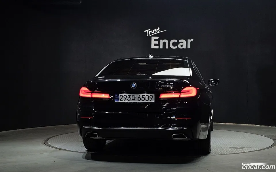 BMW 5 Series 520i 2023 — миниатюра 4