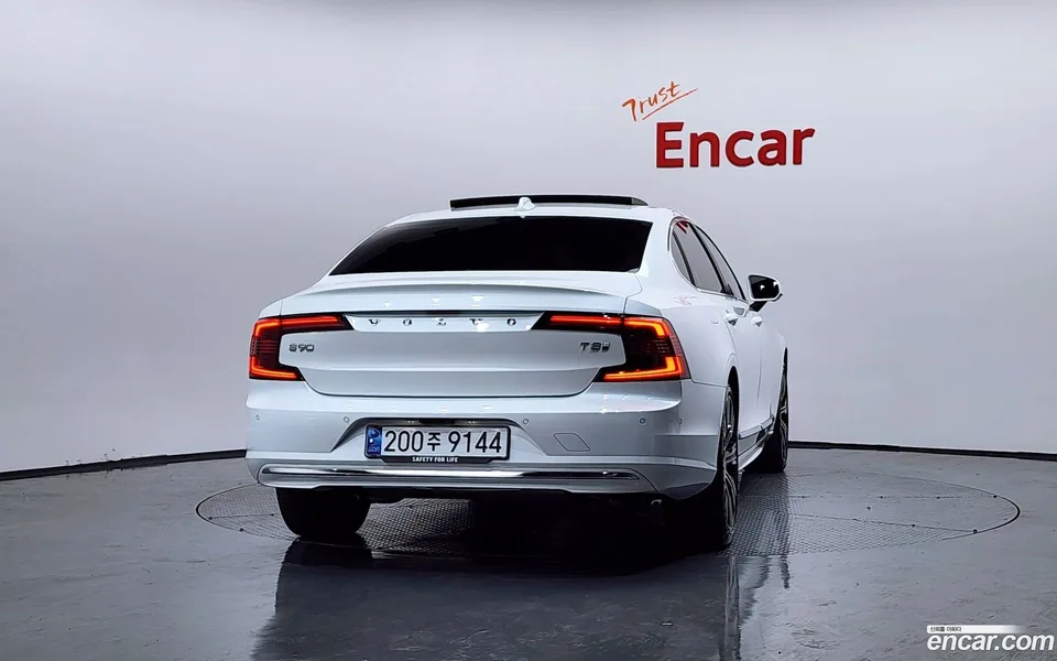 Volvo S90 T8 AWD 2025 — миниатюра 4
