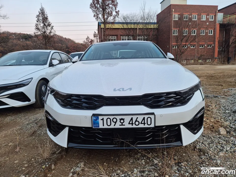 Kia K5 2.0 LPi() 2025 — фото 1, купить с доставкой в Москву
