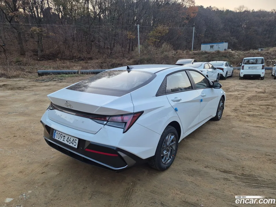 Hyundai Avante CN7 1.6 2025 — миниатюра 4