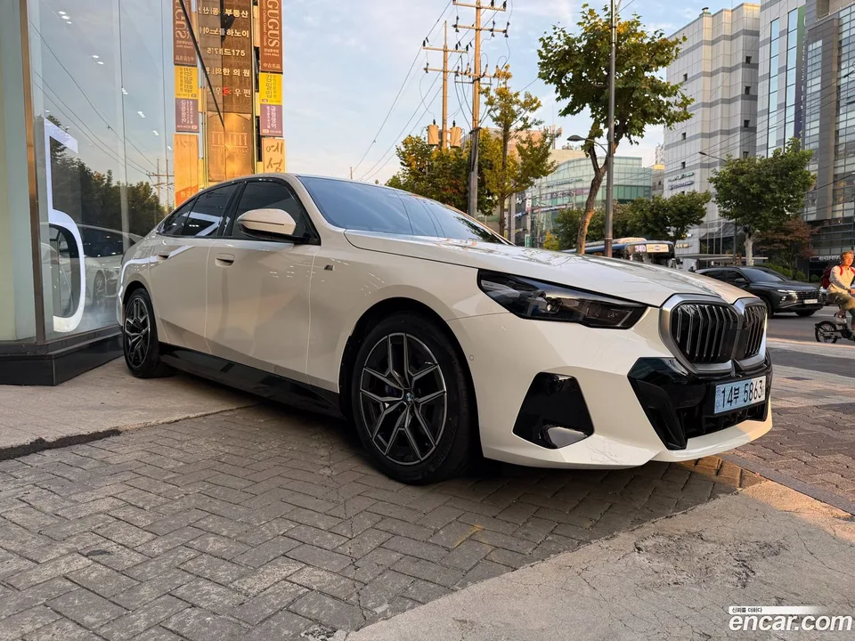 BMW i5 eDrive 40 M 2025 — миниатюра 2
