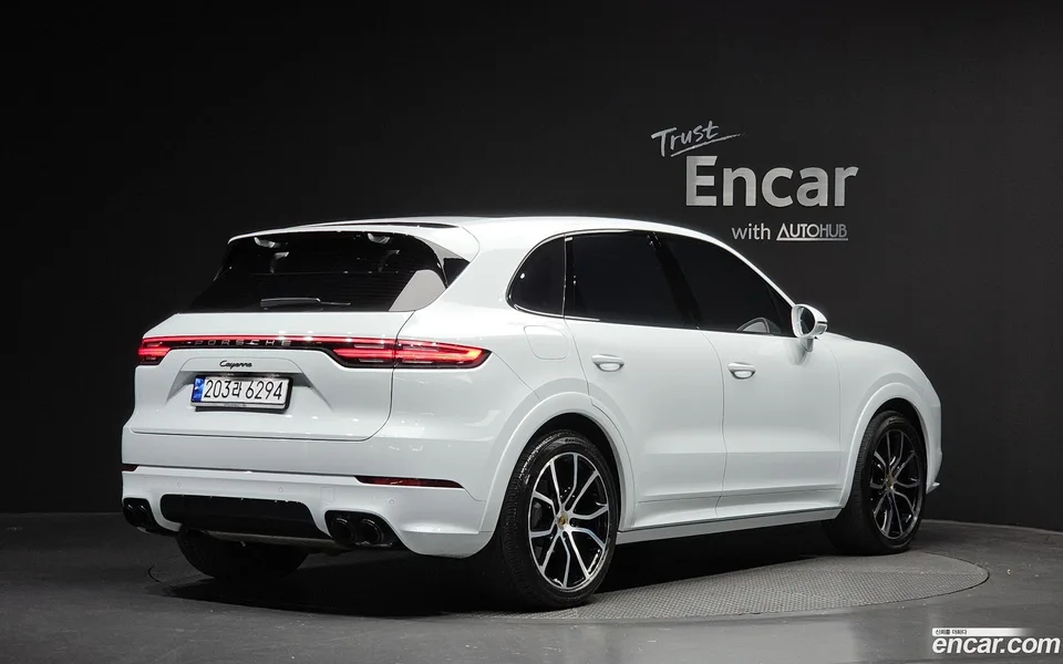 Porsche Cayenne 3.0 2023 — миниатюра 2