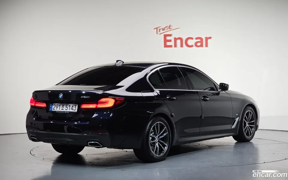 BMW 5 Series 520i M 2022 — миниатюра 2