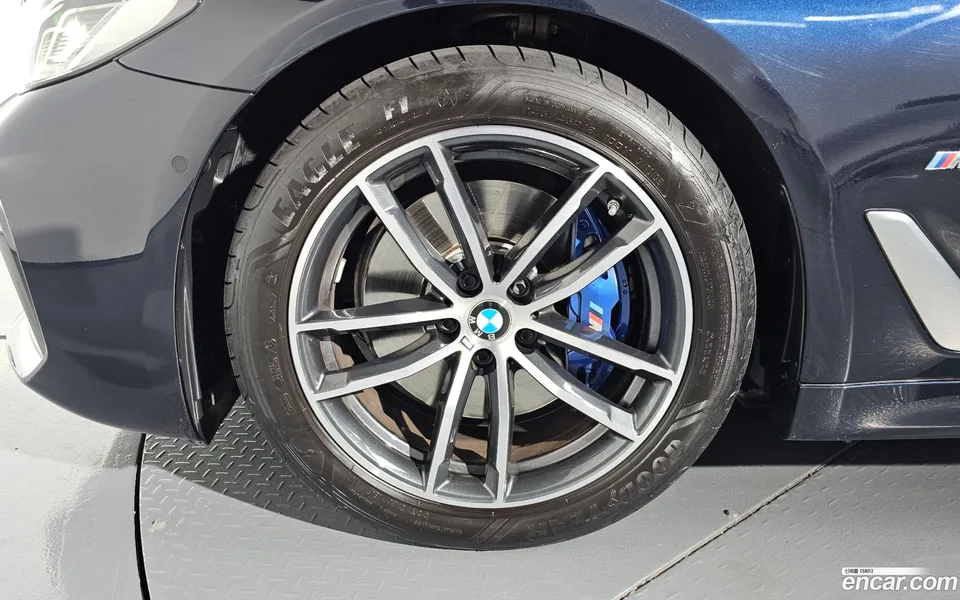 BMW 5 Series 520i M 2022 — миниатюра 5