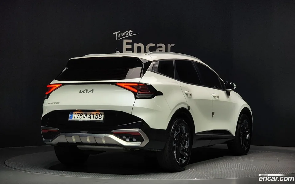 Kia Sportage 1.6 2WD 2023 — миниатюра 2