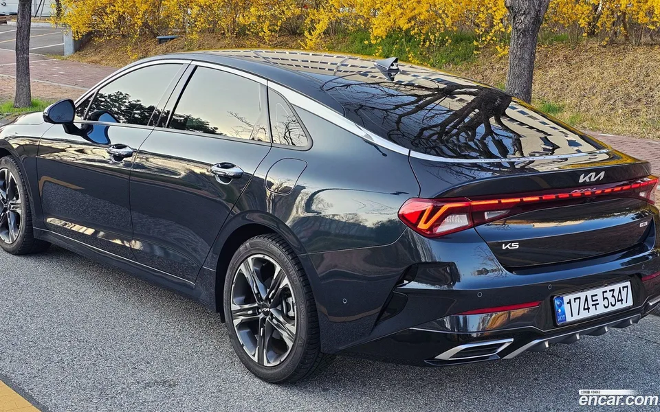 Kia K5 Hybrid 2023 — миниатюра 2