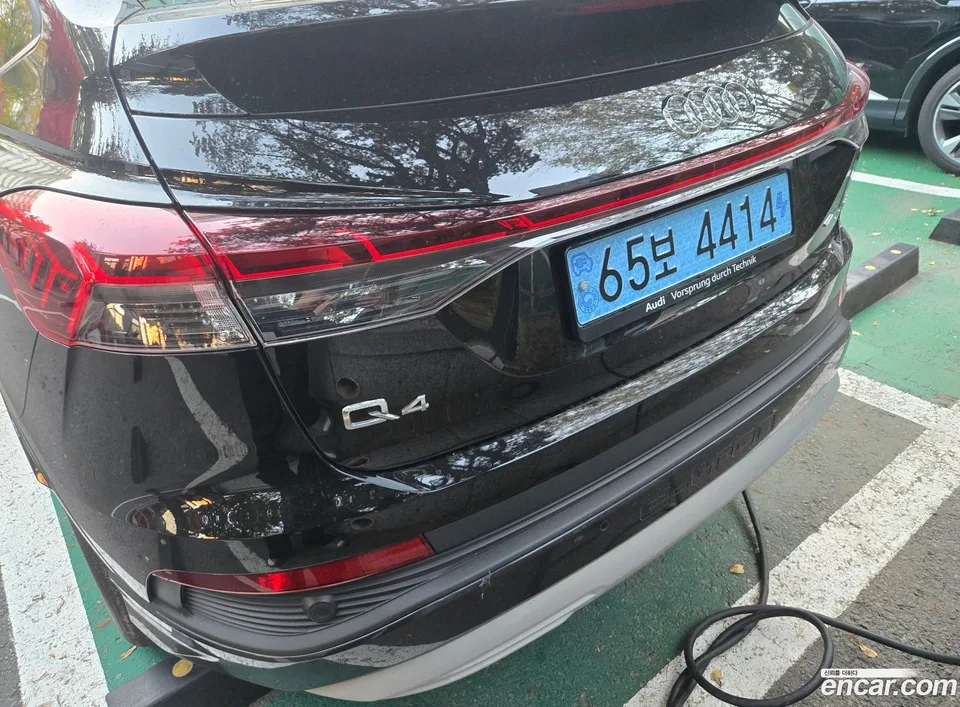 Audi Q4 e-tron 45 2025 — миниатюра 2