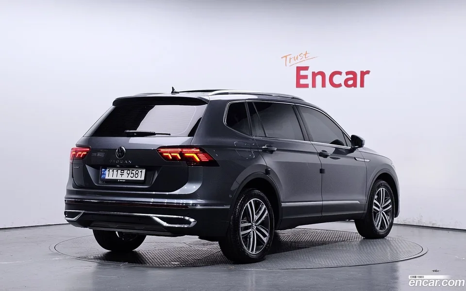 Volkswagen Tiguan Allspace 2.0 TSI 2022 — миниатюра 2