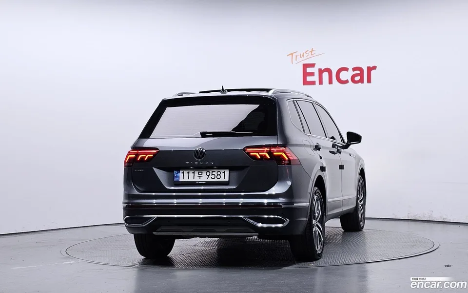 Volkswagen Tiguan Allspace 2.0 TSI 2022 — миниатюра 4