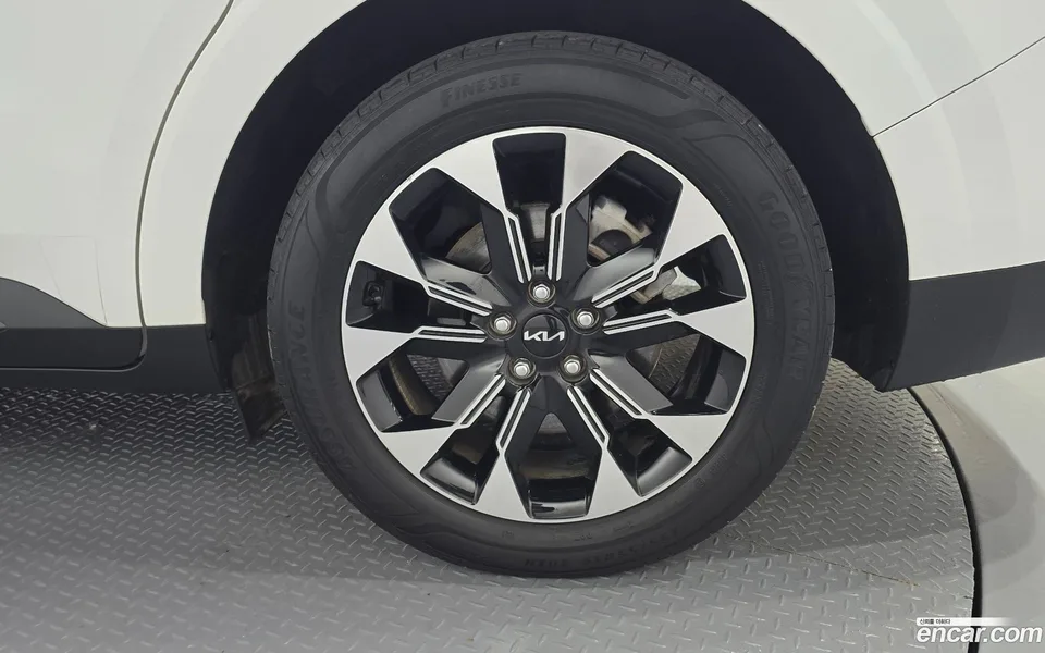 Kia Carnival 9 2023 — миниатюра 5