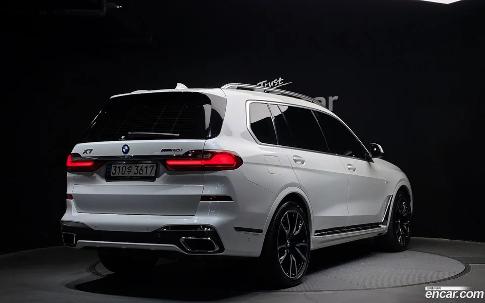 BMW X7 xDrive 40i M 6 2022 — миниатюра 2