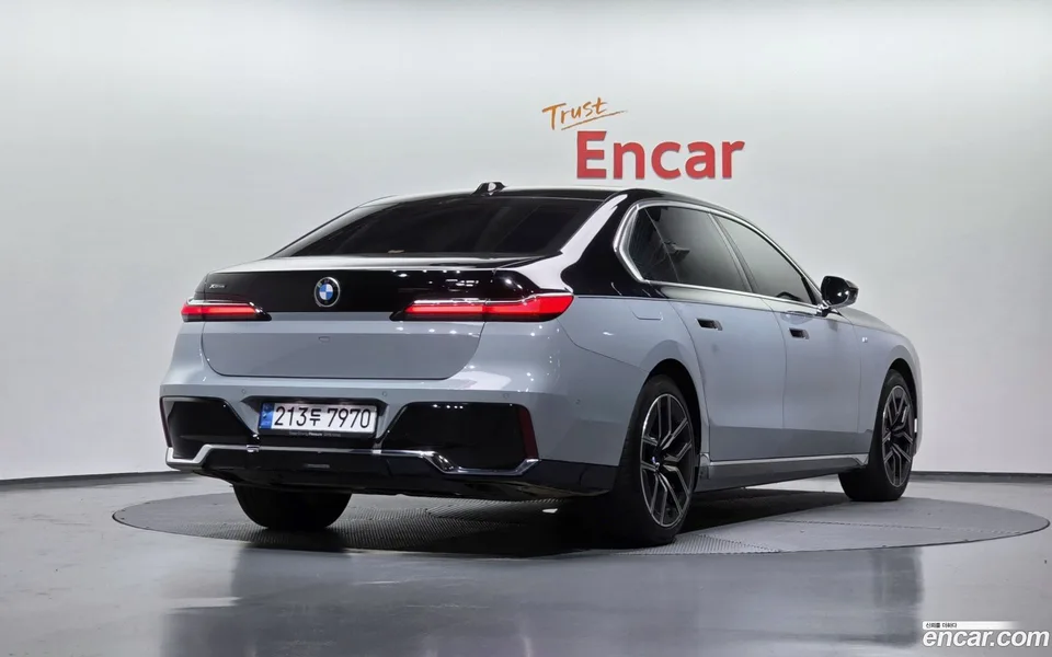 BMW 7 Series 740i xDrive M 2024 — миниатюра 2
