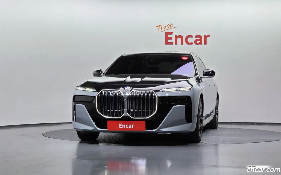 BMW 7 Series 740i xDrive M 2024 — миниатюра 3