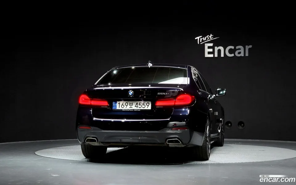 BMW 5 Series 520i M 2022 — миниатюра 4