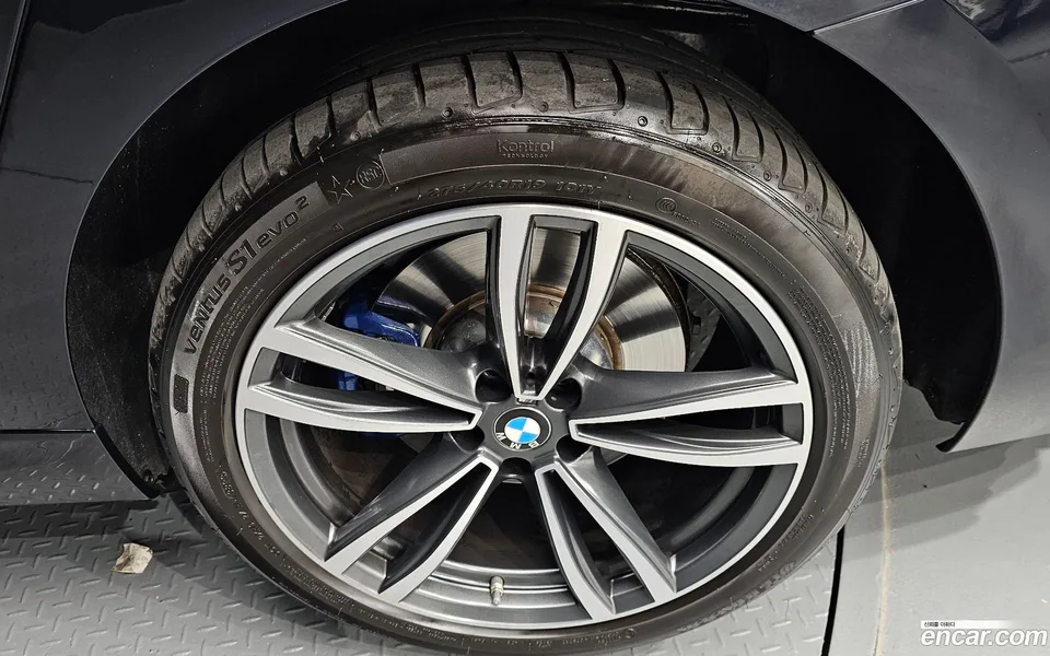 BMW 6 Series GT 620d xDrive M 2024 — миниатюра 5