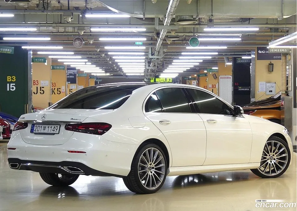 Mercedes-Benz E-Class E350 4MATIC AMG Line 2022 — миниатюра 2