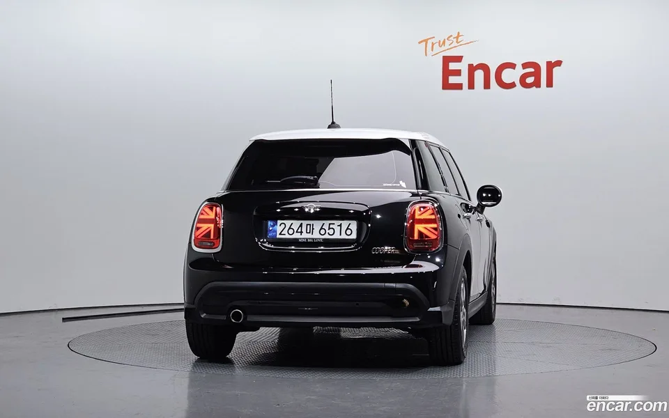 MINI Cooper 5 2023 — миниатюра 4