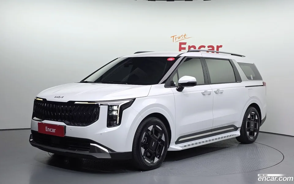 Kia Carnival 7 2025 — фото 1, купить с доставкой в Москву